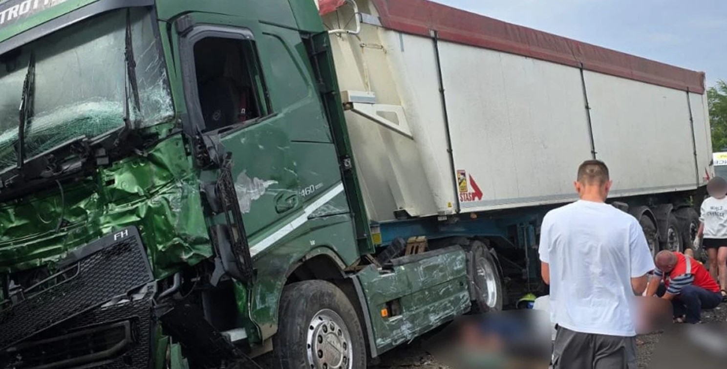 У ДТП з мікроавтобусом на Миколаївщині загинули 12 людей У ДТП з мікроавтобусом на Миколаївщині загинули 12 людей